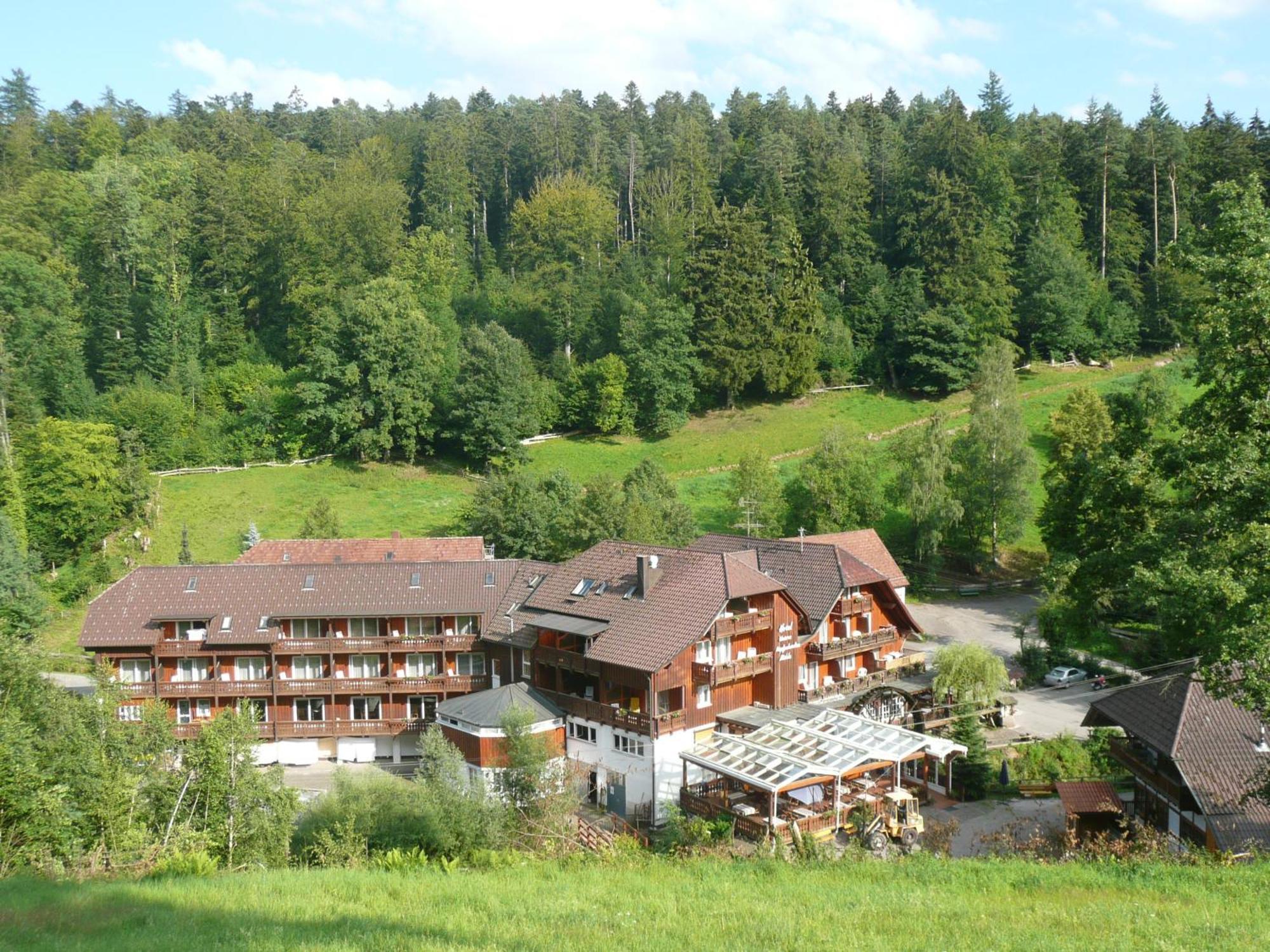 Landhotel Untere Kapfenhardter Muehle Unterreichenbach Экстерьер фото